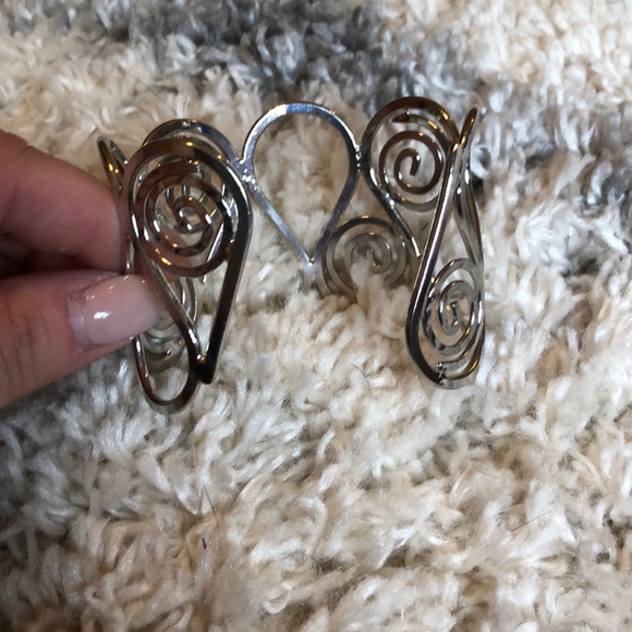 Silver cuff - Picture 3 of 3